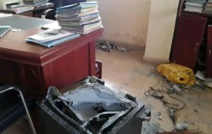 Cambriolage au siège du journal « Affiches Guinéennes »: l’argent, documents et ordinateurs emportés par des inconus