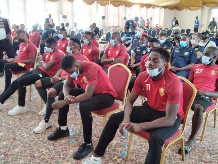 received_1111260616113916-696x522