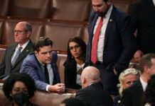 États-Unis : au Congrès, les trumpistes « font du bruit » et bloquent… leur propre camp