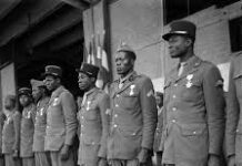 Neuf tirailleurs sénégalais rencontrent E. Macron avant leur retour au Sénégal