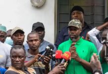 Sénégal: Ousmane Sonko passe sa première nuit en prison, les manifs font deux morts
