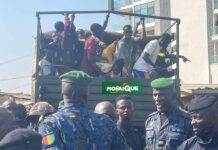 Descente musclée au port de pêche de Dixinn : 150 personnes arrêtées, leurs abris de fortune détruits