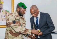 Face à la presse, le Gl Amara Camara recadre Bah Oury