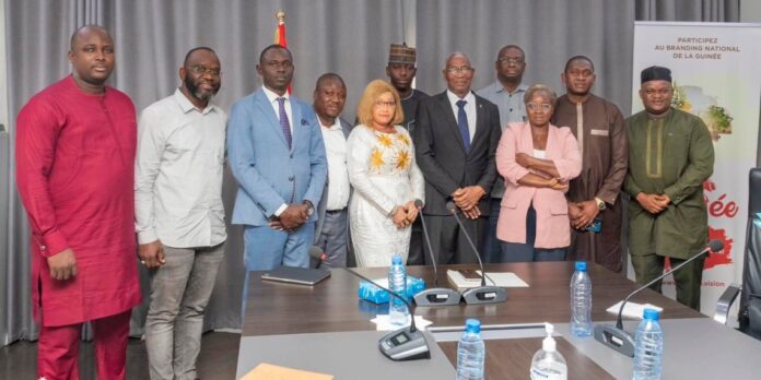 Primature-Le-Premier-Ministre-echange-avec-les-associations-de-presse-et-patron-des-medias