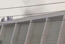 Du feu au Palais du peuple…