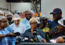 Conakry: Mme Fatima Camara en tournée dans les unités industrielles, pour s’enquérir le stackage des denrées disponibles pour le Ramadan