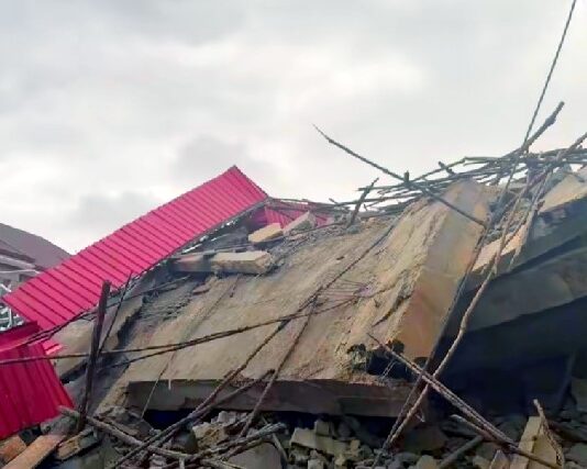 Conakry: éffondrement d’un immeuble R+9 à Démoudoula, au moins trois morts et plusieurs blessés, les secours toujours à pied d’œuvre