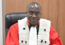 Le ministre de la Justice sanctionne le magistrat Alghassimou Diallo, la Présidence assume