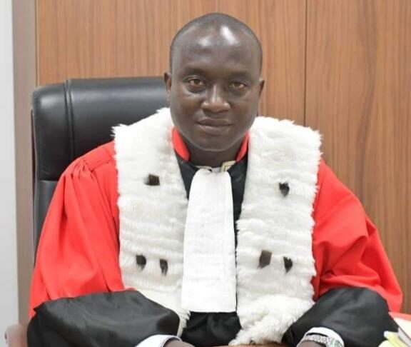 Le ministre de la Justice sanctionne le magistrat Alghassimou Diallo, la Présidence assume