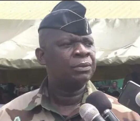 Gendarmerie nationale : le général Bienvenu Lamah, désormais inspecteur technique du Haut Commandement, présenté à la troupe