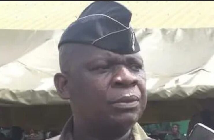 Gendarmerie nationale : le général Bienvenu Lamah, désormais inspecteur technique du Haut Commandement, présenté à la troupe