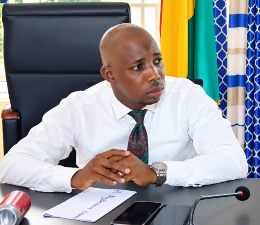 Kankan : L’Honorable Aly Badara Condé en immersion auprès des acteurs des médias et des nouvelles technologies